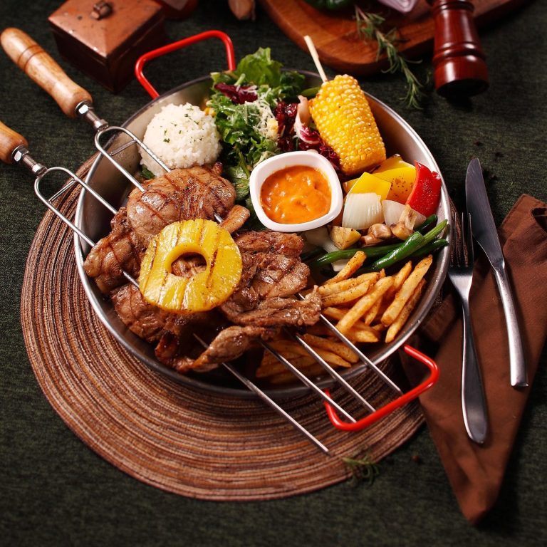 Cruise ship buffet featuring international cuisine and fresh ocean flavors a highlight of every traveler’s culinary experience at sea.